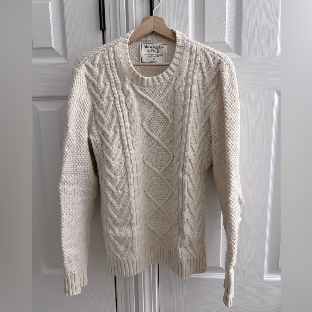 Abercrombie & Fitch Cable Knit Crewneck Sweater